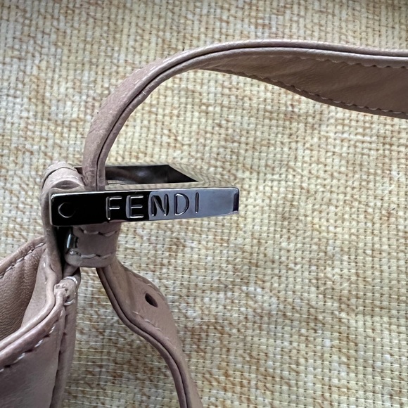 π₯ Vintage Fendi leather purse π₯ - Picture 12 of 16